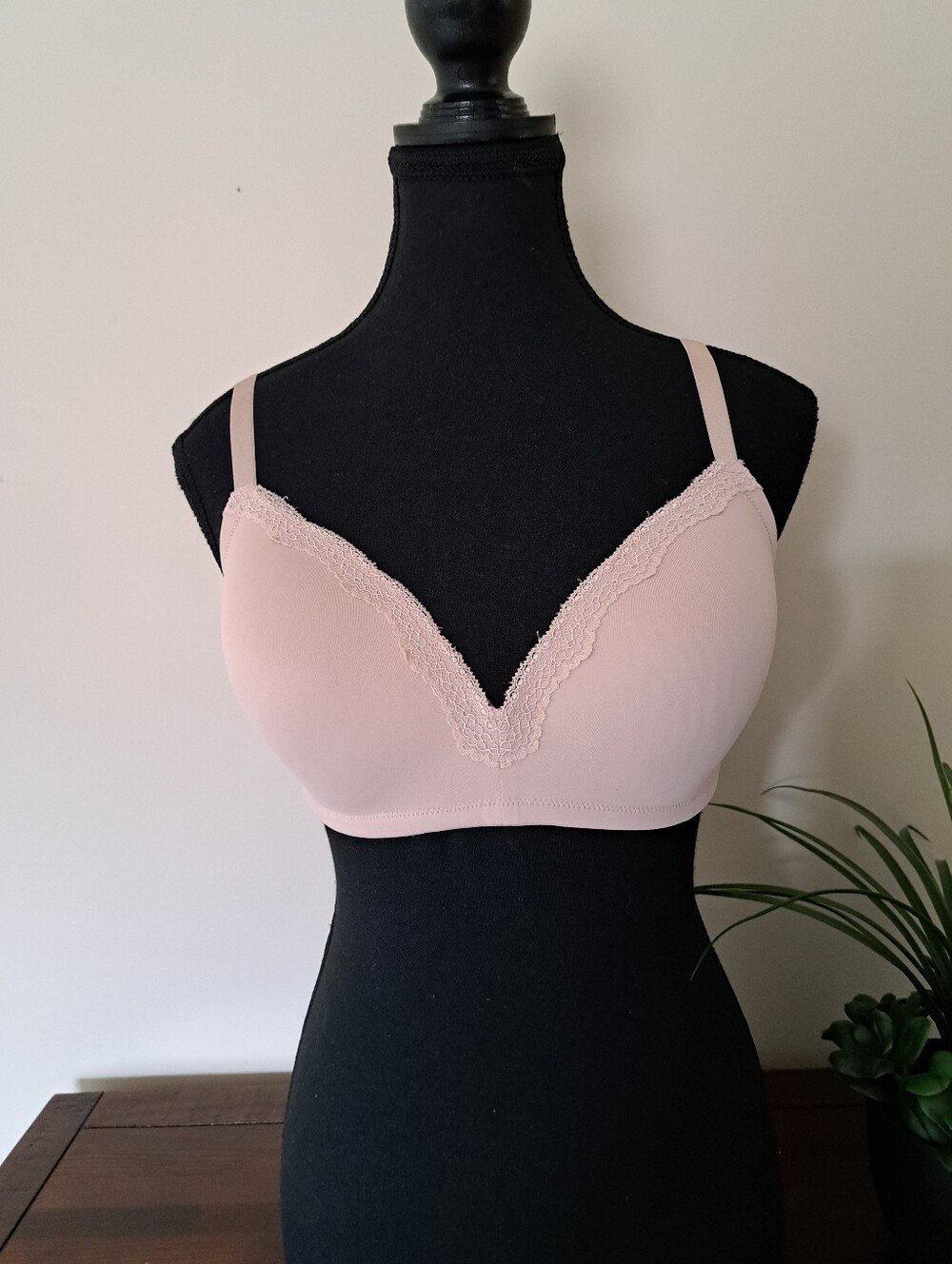 Reitmans R Line Ambre Bra Nude Lace Trim Wire Free Smooth Full Coverage Lingerie